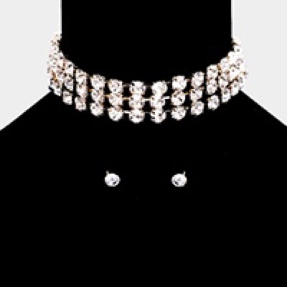 Rhinestone choker with studs❤️